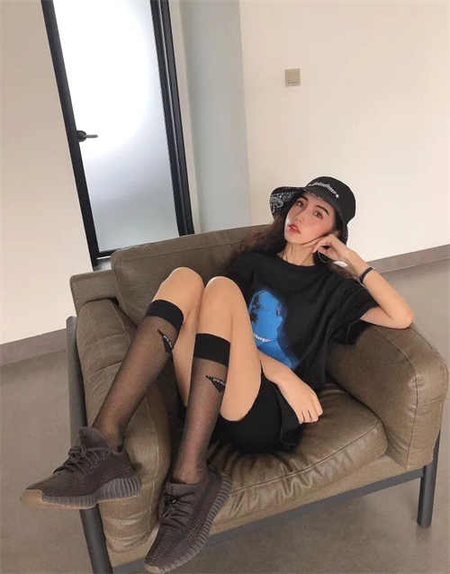 아디다스 이지 부스트 350 V2 신더 FY2903 photo review