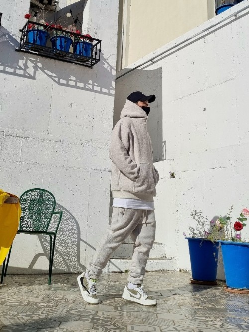 조던 1 x 트래비스 스캇 레트로 로우 골프 NRG 뉴트럴 올리브 FZ3124-200 photo review