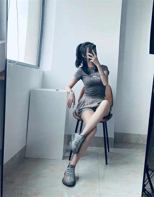 아디다스 이지 부스트 350 V2 애쉬 스톤 GW0089 photo review