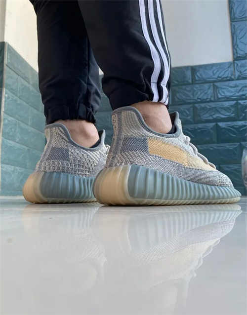 아디다스 이지 부스트 350 V2 애쉬 스톤 GW0089 photo review