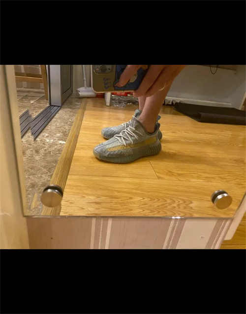 아디다스 이지 부스트 350 V2 애쉬 스톤 GW0089 photo review