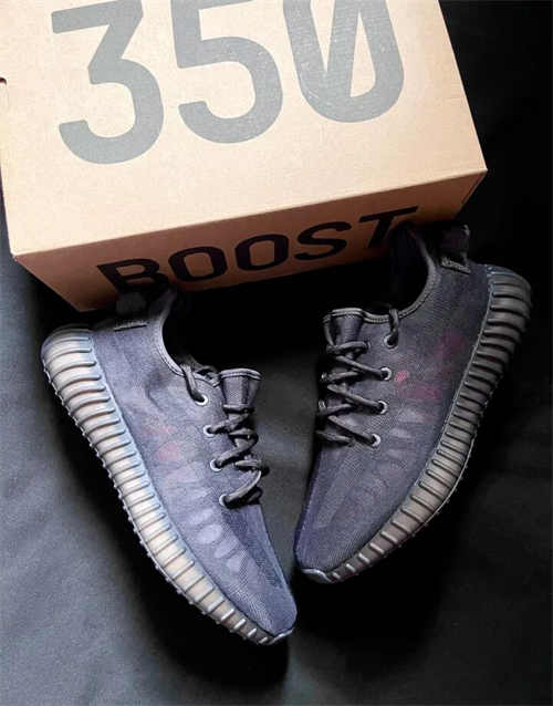 아디다스 이지 부스트 350 V2 모노 클레이 GW2870 photo review