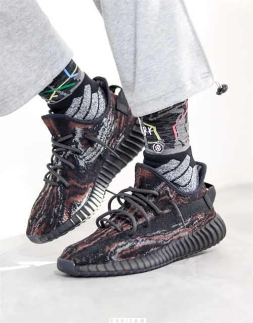 아디다스 이지 부스트 350 V2 믹스 오트 GW3773 photo review