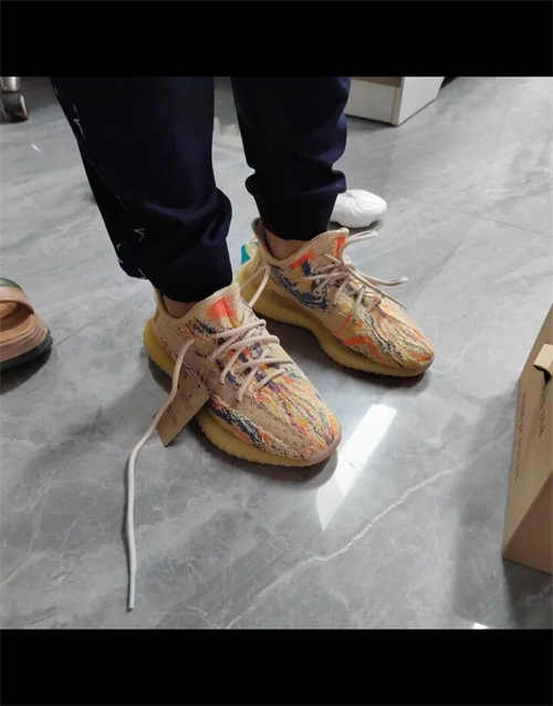 아디다스 이지 부스트 350 V2 믹스 오트 GW3773 photo review