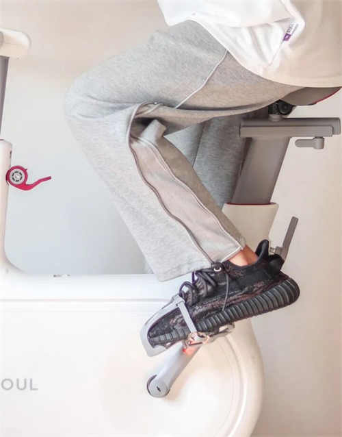 아디다스 이지 부스트 350 V2 믹스 락 GW3774 photo review