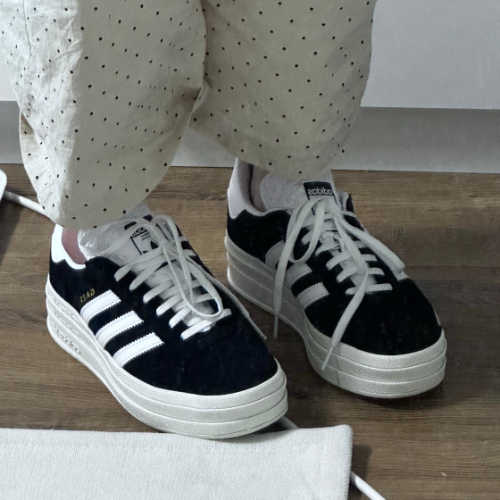 아디다스 가젤 볼드 코어 블랙 클라우드 화이트 HQ6912 photo review