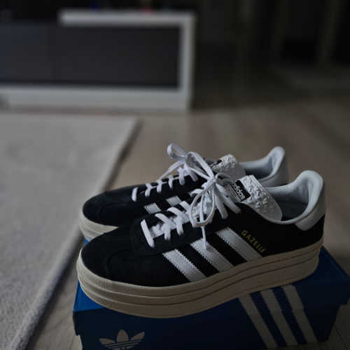 아디다스 가젤 볼드 코어 블랙 클라우드 화이트 HQ6912 photo review