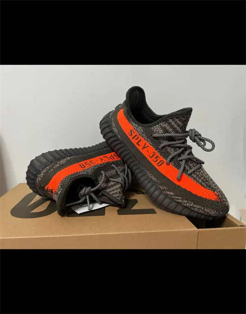 아디다스 이지 부스트 350 V2 카본 벨루가 HQ7045 photo review