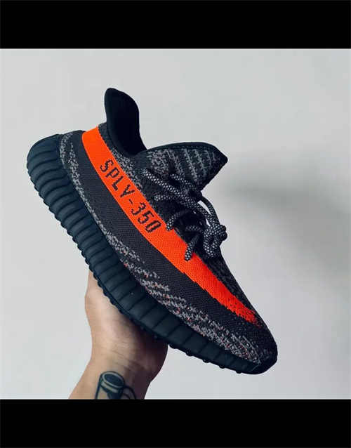 아디다스 이지 부스트 350 V2 카본 벨루가 HQ7045 photo review