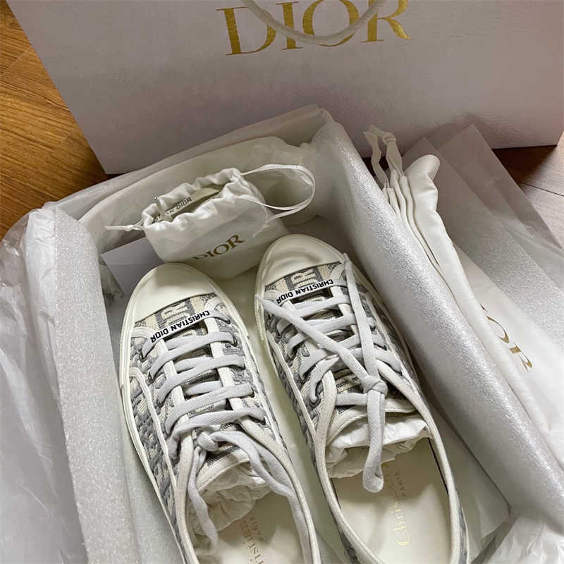 디올 워크앤디올 스니커즈 오블리크 자수 캔버스 블루 KCK211OBE_S56B photo review