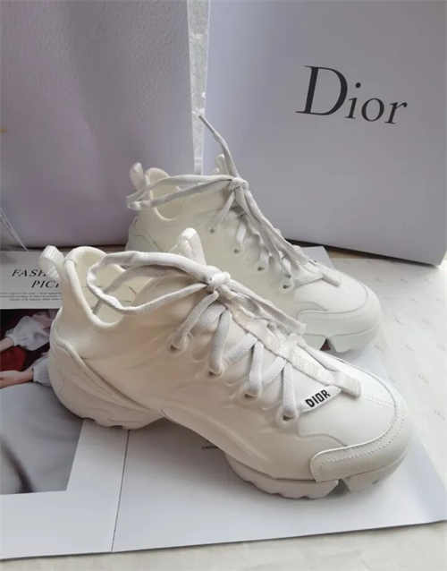 디올 D 커넥트 테크니컬 패브릭 화이트 KCK222NGG_S10W photo review