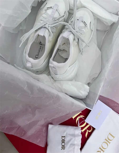 디올 D 커넥트 테크니컬 패브릭 화이트 KCK222NGG_S10W photo review