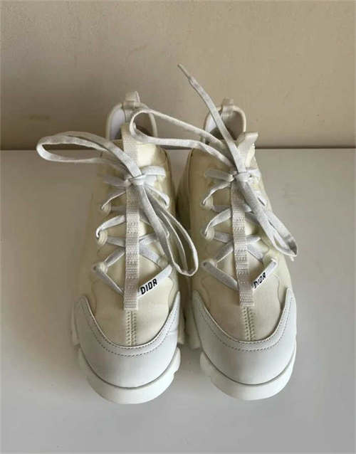 디올 D 커넥트 테크니컬 패브릭 화이트 KCK222NGG_S10W photo review