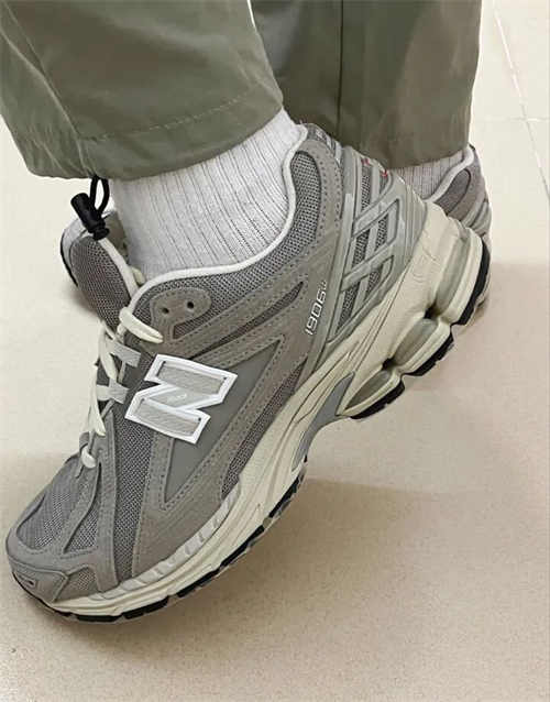 뉴발란스 1906R 오프 화이트 M1906RD photo review