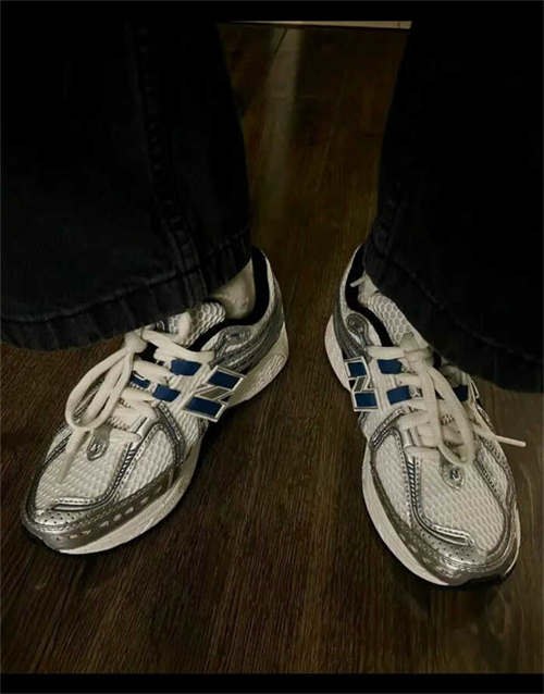 뉴발란스 1906R 실버 메탈릭 블루 M1906REB photo review