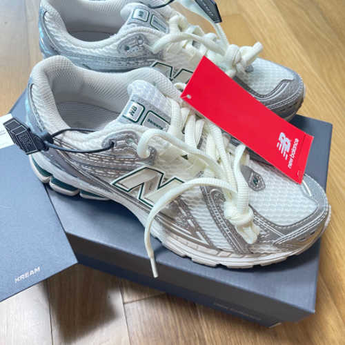 뉴발란스 1906R 실버 메탈릭 씨 솔트 M1906REE photo review