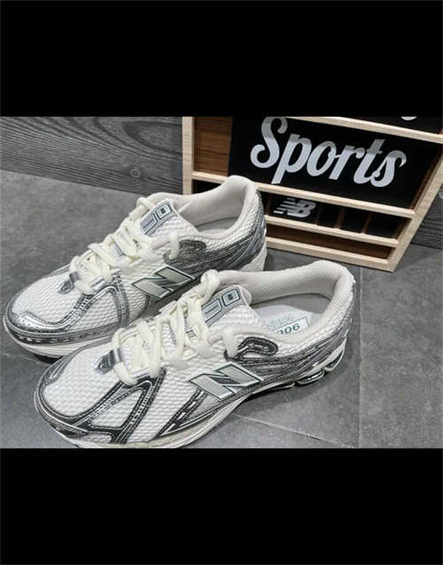 뉴발란스 1906R 실버 메탈릭 씨 솔트 M1906REE photo review