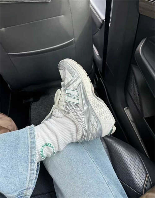 뉴발란스 1906R 실버 메탈릭 씨 솔트 M1906REE photo review