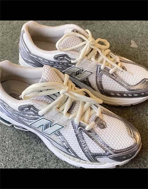 뉴발란스 1906R 실버 메탈릭 씨 솔트 M1906REE photo review