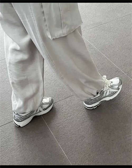 뉴발란스 1906R 실버 메탈릭 씨 솔트 M1906REE photo review