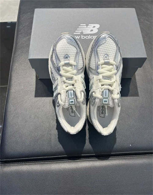 뉴발란스 1906R 실버 메탈릭 씨 솔트 M1906REE photo review