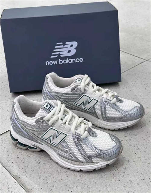 뉴발란스 1906R 실버 메탈릭 씨 솔트 M1906REE photo review