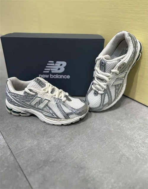 뉴발란스 1906R 화이트 실버 M1906RJM photo review