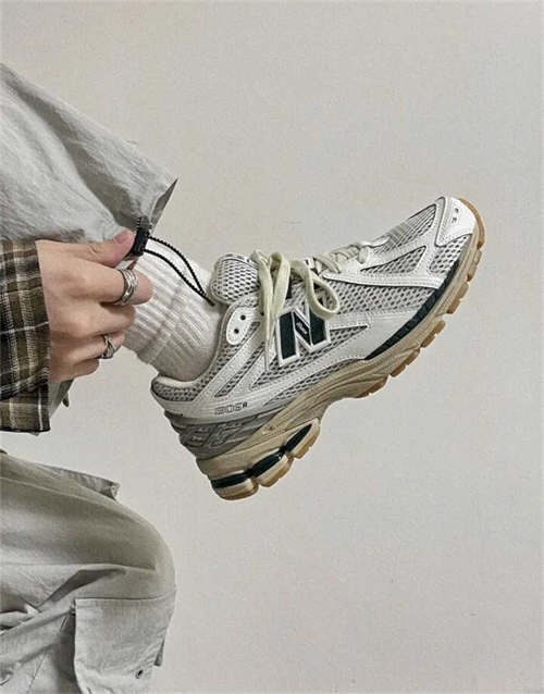 뉴발란스 1906R 화이트 그레이 M1906RP photo review