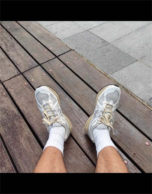 뉴발란스 1906R 화이트 그레이 M1906RP photo review