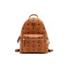 엠씨엠 스타크 사이드 스터드 백팩 비세토스 미니 꼬냑 MMKAAVE10CO001 #17.5*10*21cm