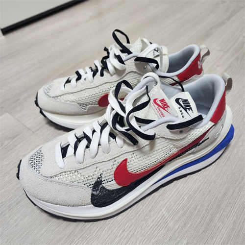 나이키 x 사카이 베이퍼와플 로얄 푸시아 CV1363-100 photo review