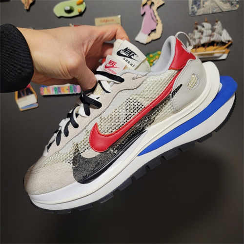 나이키 x 사카이 베이퍼와플 로얄 푸시아 CV1363-100 photo review