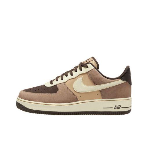 나이키 에어포스 1 '07 LV8 EMB 헴프 코코넛 밀크 FB8878-200